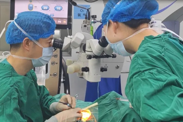 南昌爱尔眼科：精湛医术破白内障阴霾，为退伍老兵重铸光明长城